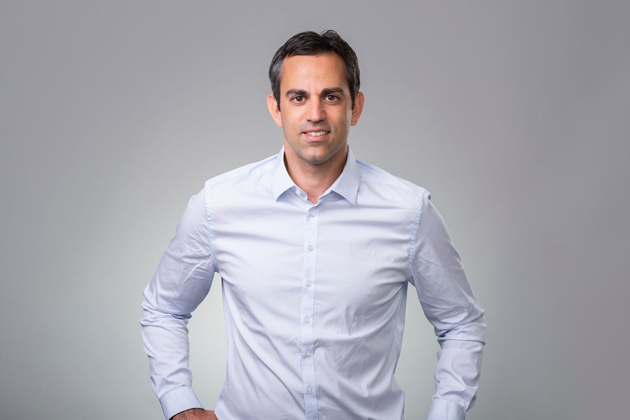 ד״ר אפי כזום – מומחה לאורתופדיית כתף וניתוחי כתף מתקדמים